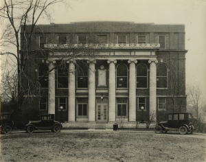 exterior sExterior shot of Peabody Library from the 1920’s